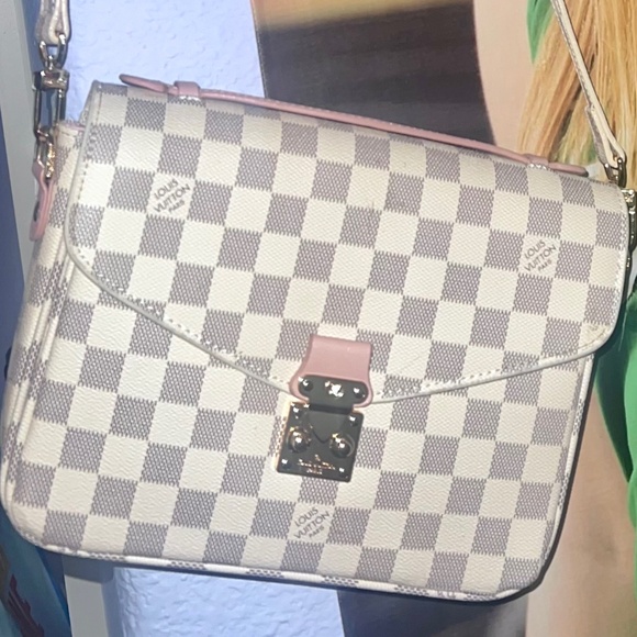 Louis Vuitton Handbags - Pochette Métis Louis Vuitton bag